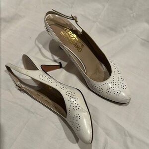 Vintage Salvatore Ferragamo white slingback, Sz 9 AA